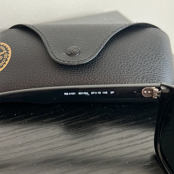 Ray-Ban Justin Sunglasses - Picture 2 of 3